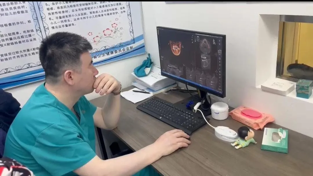 Врач стоматолог в работе (компьютерное моделирование)